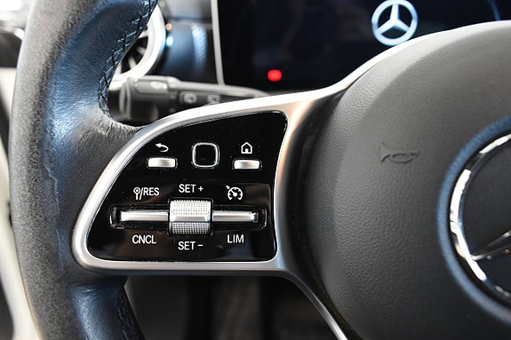 Mercedes-Benz CLA200 d 15 of 23