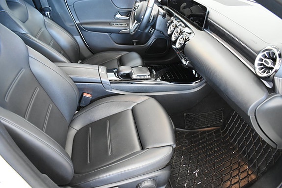 Mercedes-Benz CLA200 d 7 of 23