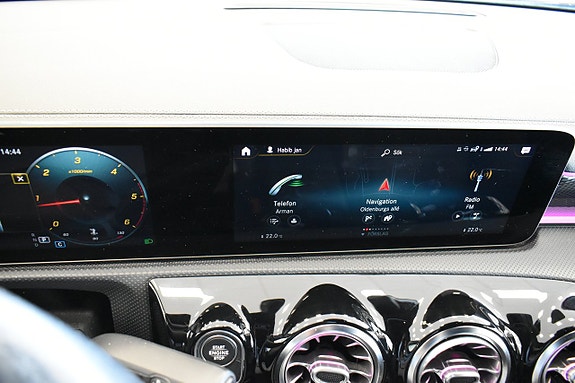 Mercedes-Benz CLA200 d 19 of 23