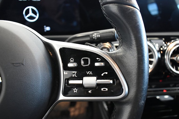 Mercedes-Benz CLA200 d 16 of 23