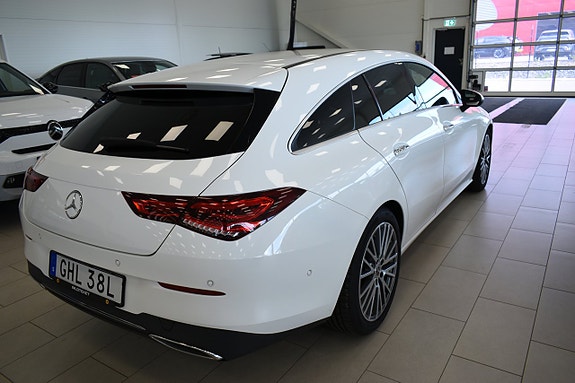 Mercedes-Benz CLA200 d 4 of 5