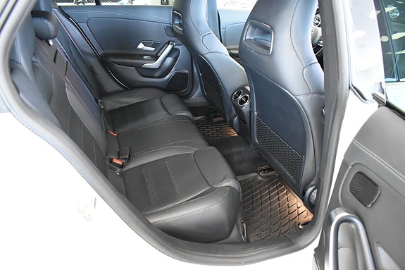 Mercedes-Benz CLA200 d 8 of 23