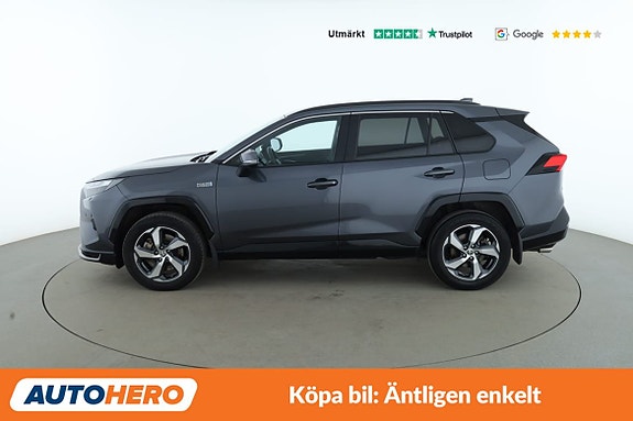 Toyota RAV4 Plug-in Hybrid 2 of 5