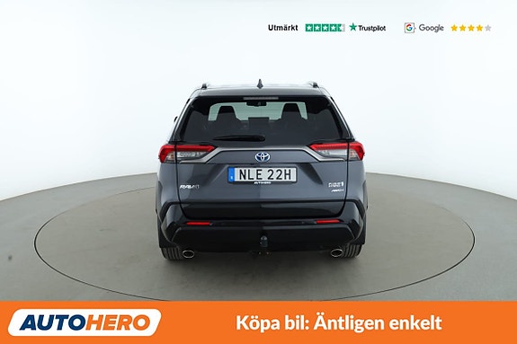 Toyota RAV4 Plug-in Hybrid 4 of 5
