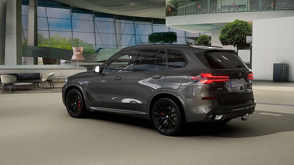 BMW X5 2 of 4