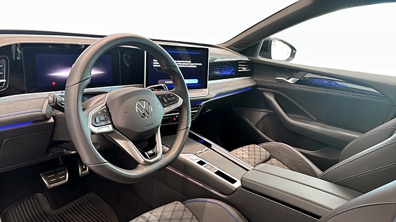 Volkswagen Passat 2 of 5
