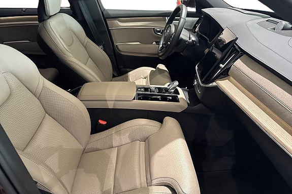 Volvo XC90 7 of 19