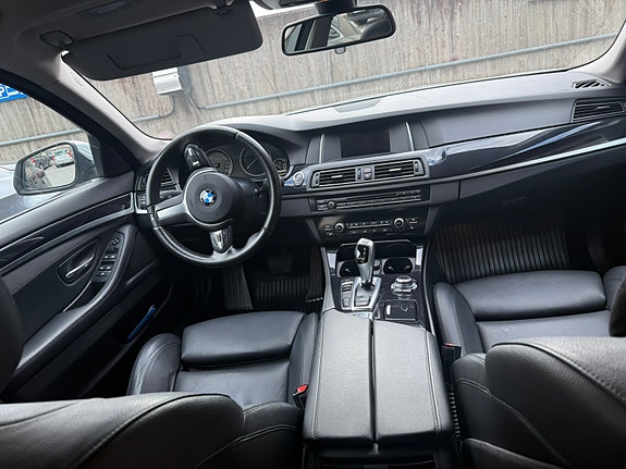 BMW 520d 3 of 5