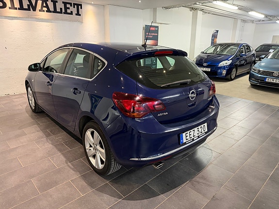 Opel Astra 4 of 5
