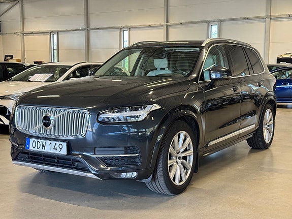 Volvo XC90 3 of 5