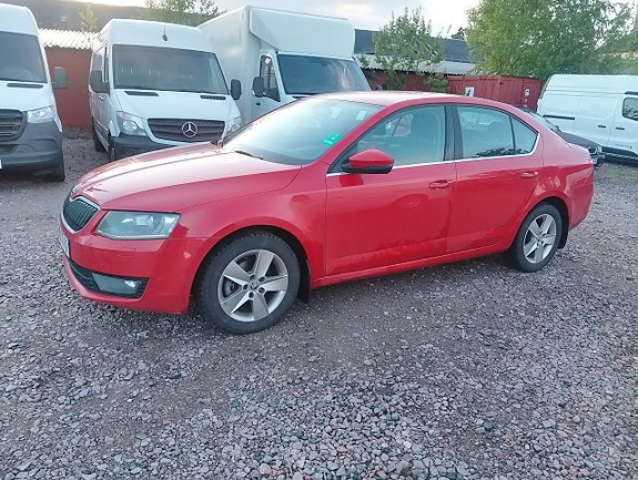 Skoda Octavia 2 of 5