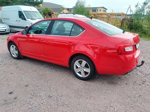 Skoda Octavia 3 of 5