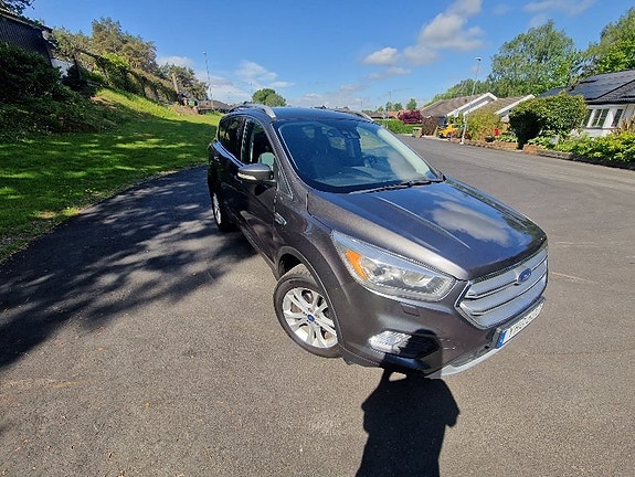 Ford Kuga 2 of 5