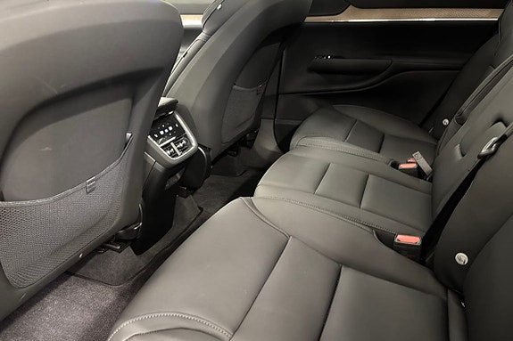 Volvo EX90 12 of 24
