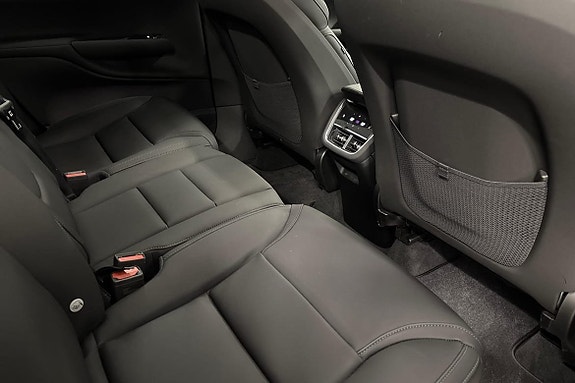 Volvo EX90 11 of 24