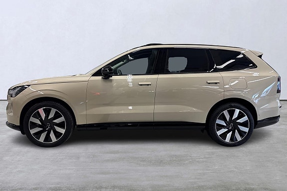 Volvo EX90 2 of 24