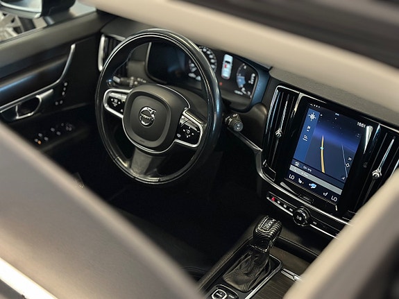 Volvo V90 Cross Country 11 of 27