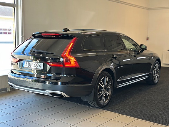 Volvo V90 Cross Country 5 of 5