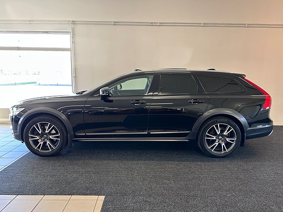 Volvo V90 Cross Country 9 of 27