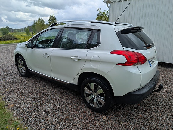 Peugeot 2008 4 of 5