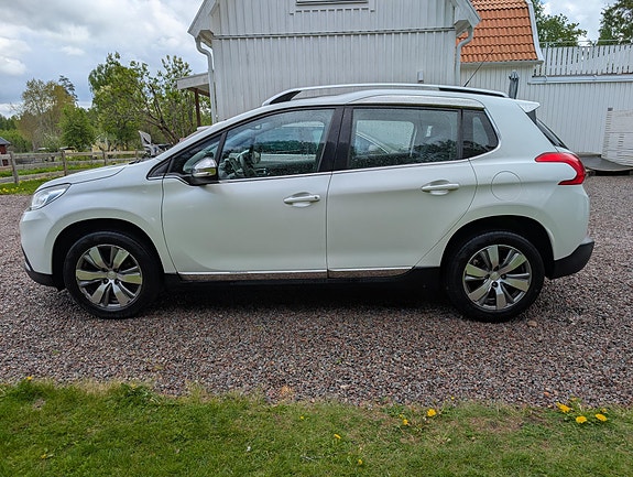 Peugeot 2008 3 of 5