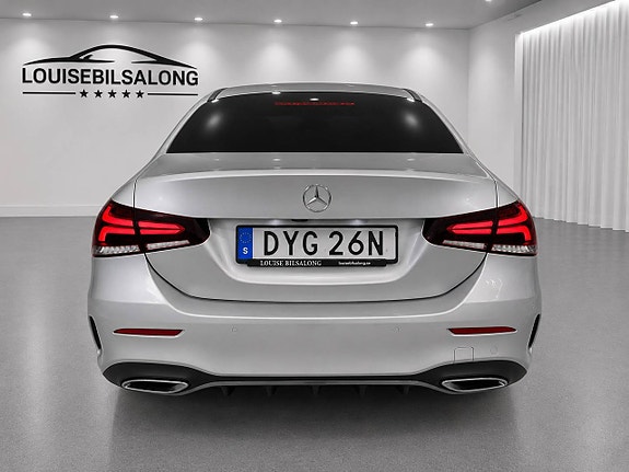 Mercedes-Benz A180 4 of 5