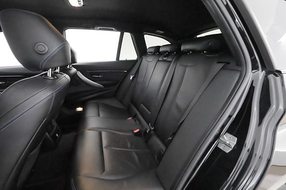BMW 320d 16 of 27