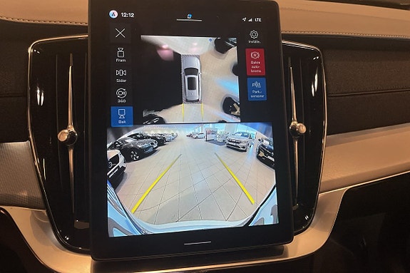 Volvo XC90 17 of 20