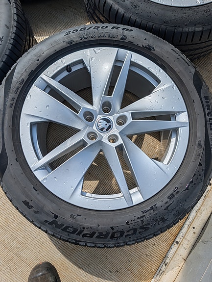 Product image 2 of 9