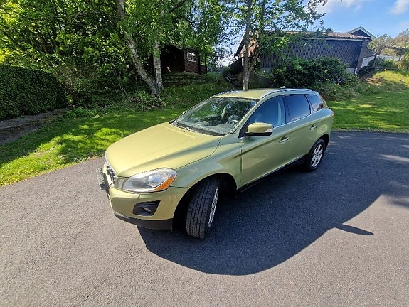 Volvo XC60 2 of 5