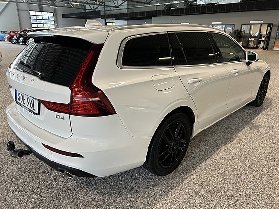 Volvo V60 4 of 5