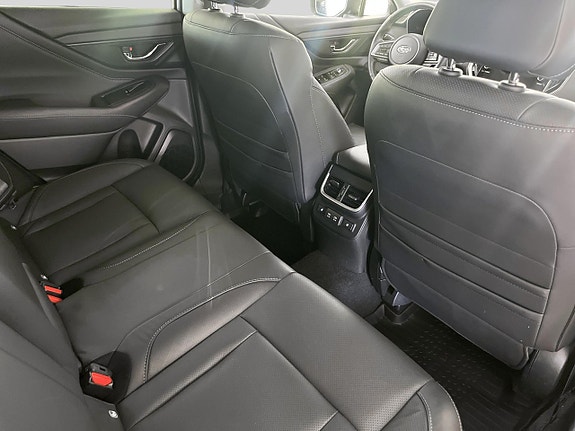Subaru Outback 12 of 14