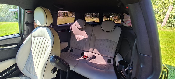 MINI Cooper S 3 of 5