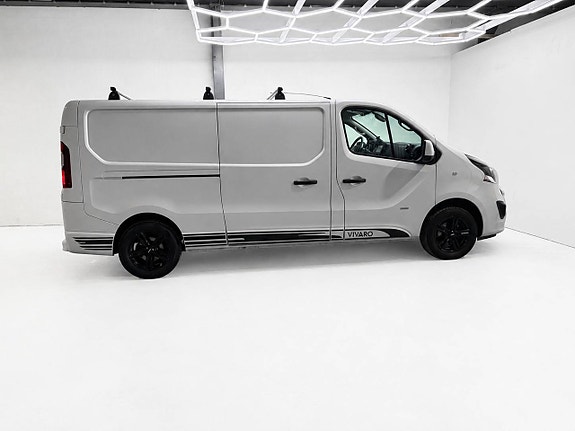 Opel Vivaro 5 of 5