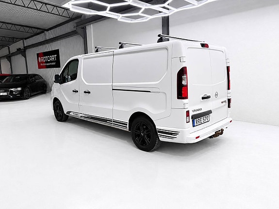 Opel Vivaro 3 of 5