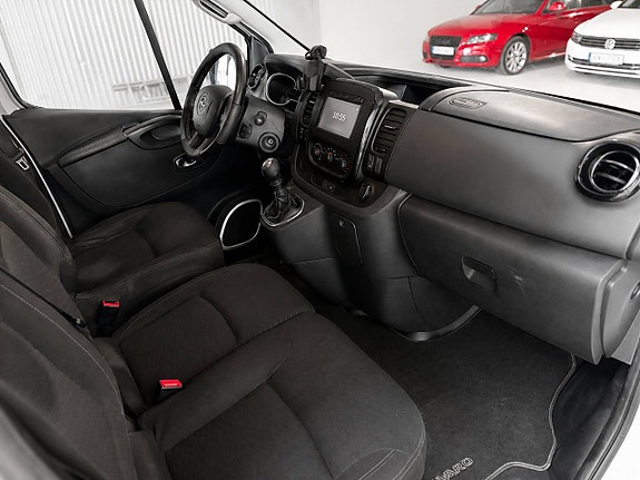 Opel Vivaro 11 of 13