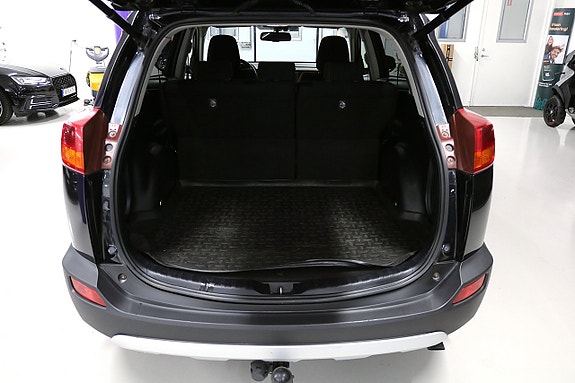 Toyota RAV4 9 of 22