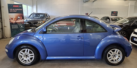 Volkswagen New Beetle 8 of 18