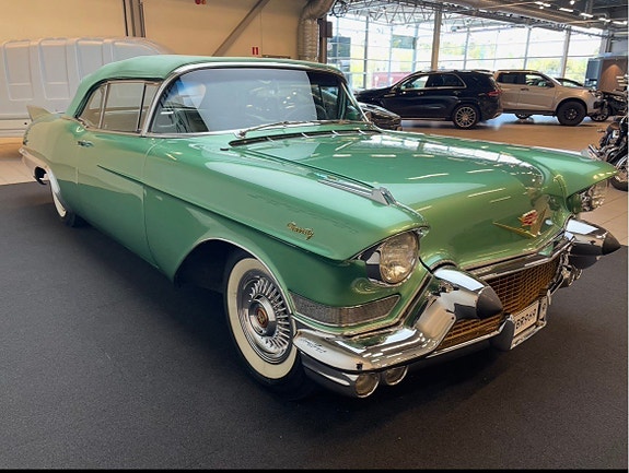 Cadillac Eldorado Biarritz 5 of 13