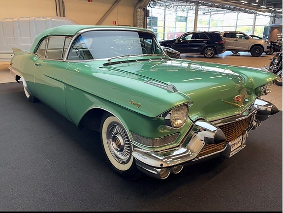 Cadillac Eldorado Biarritz 5 of 13