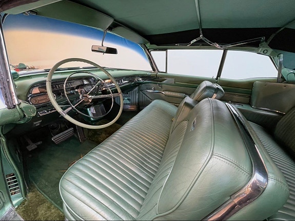 Cadillac Eldorado Biarritz 6 of 13