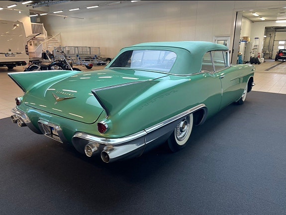Cadillac Eldorado Biarritz 4 of 13