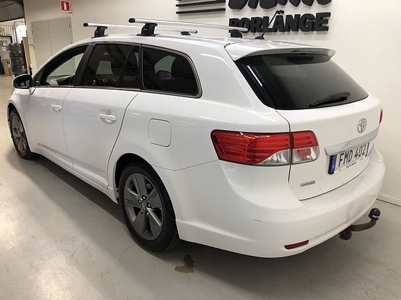 Toyota Avensis 3 of 5