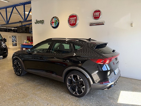 Cupra Formentor e-HYBRID 3 of 5