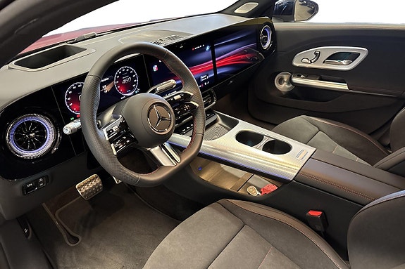 Mercedes-Benz CLA35 8 of 23