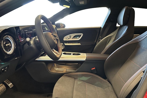 Mercedes-Benz CLA35 13 of 23