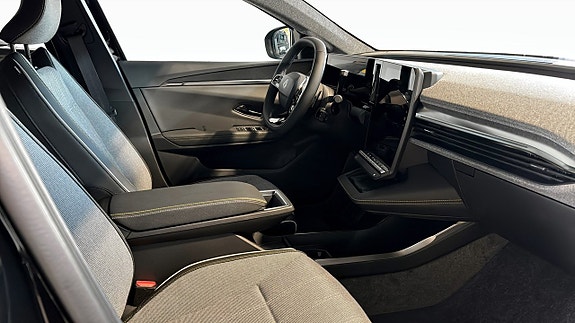 Renault Scenic E-Tech 3 of 5