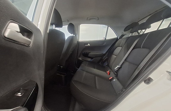 Kia Picanto 14 of 22