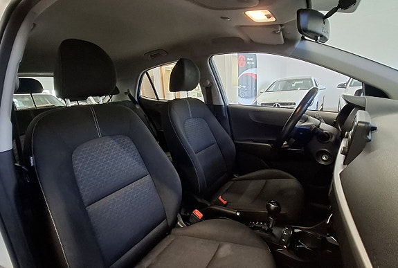 Kia Picanto 13 of 22