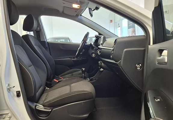 Kia Picanto 12 of 22